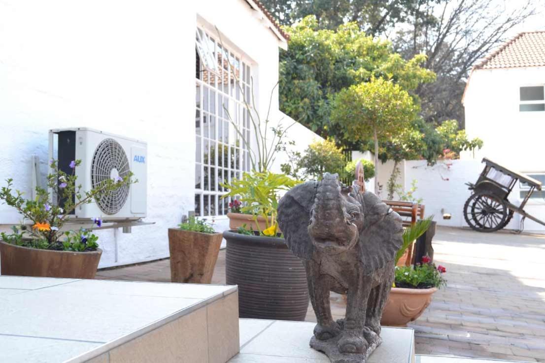 Daisy St -One Bedroom Apartment Johannesburg Dış mekan fotoğraf