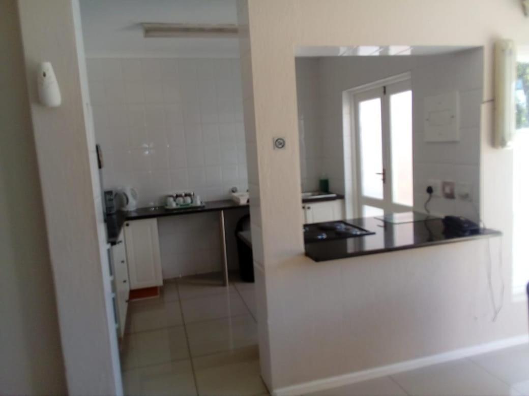 Daisy St -One Bedroom Apartment Johannesburg Dış mekan fotoğraf